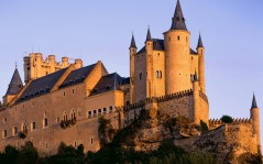 Alcazar Castle, Segovia, Spain / 1600x1200