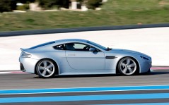 Aston Martin V12 Vantage RS Right / 1280x1024