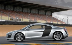 Audi R8 Track / 1600x1200