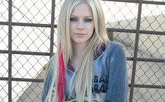 Avril Lavigne Girlfriend / 1920x1440