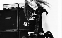 Avril Lavigne   / 1024x768