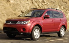  Mitsubishi Outlander / 1280x960