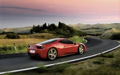 Быстрый Ferrari 458 Italia / 1600x1200
