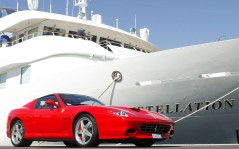 Ferrari рядом с кораблем / 1600x1200