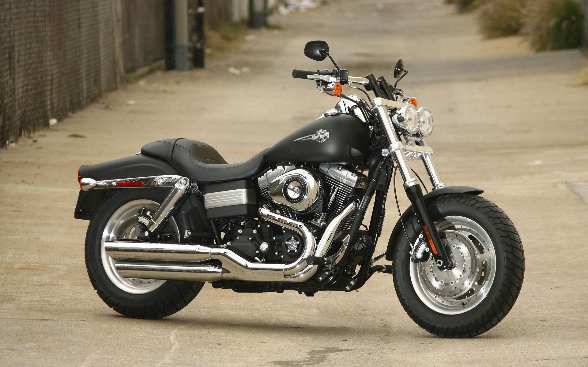 Обои Harley Davidson черный зверь 1920x1200