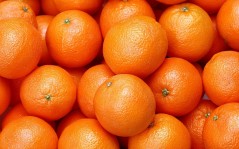 Куча спелых апельсинов / 1600x1200