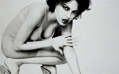   Angelina Jolie / 1280x800