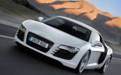 Motion Audi R8 / 1600x1200