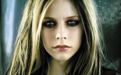  Avril Lavigne / 1024x768