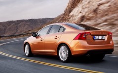  Volvo S 60    / 1600x1200