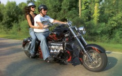 Парень и девушка на мотоцикле / 1920x1200
