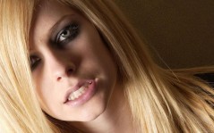  Avril Lavigne / 1600x1200
