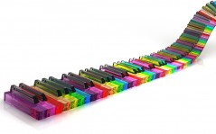 Разноцветное пианино / 1600x1200