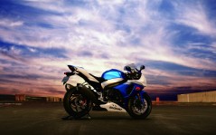   Suzuki R GSX / 2560x1600