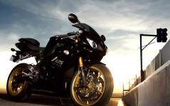 Triumph Daytona 675 Triple / 1600x1200