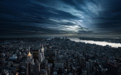 Вид города сверху на фоне красивого неба / 1600x1200