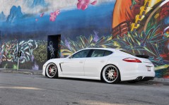 White Porsche Panamera / 2560x1600