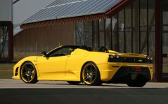 Yellow Ferrari / 1280x960