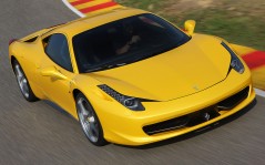 Yellow Lamborghini / 1600x1200