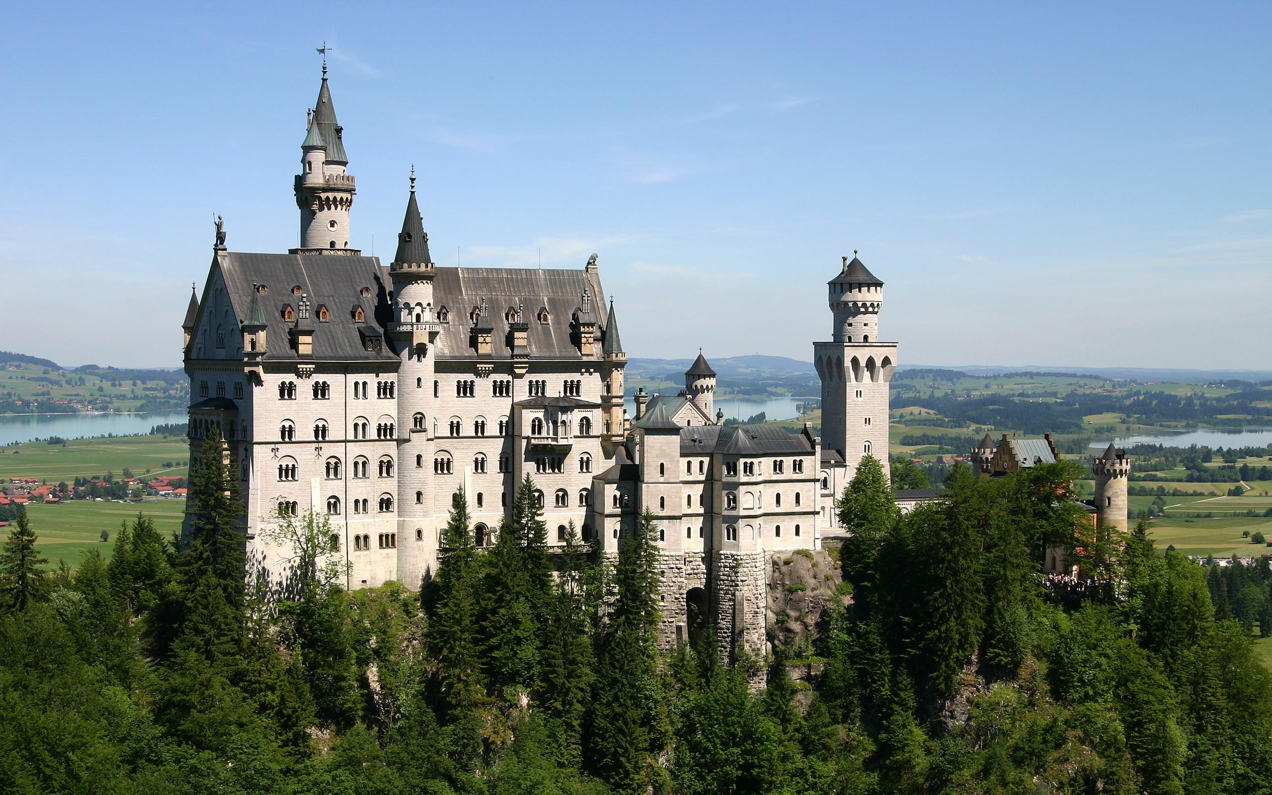Обои Замок Нойшванштайн в Баварии 2560x1600